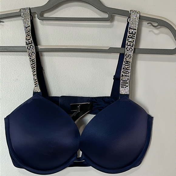 Victoria's Secret Other - Victoria’s Secret very sexy push-up bra size 34D